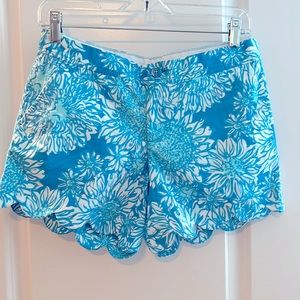 Woman’s Lilly Pulitzer Buttercup short Ariel Lion